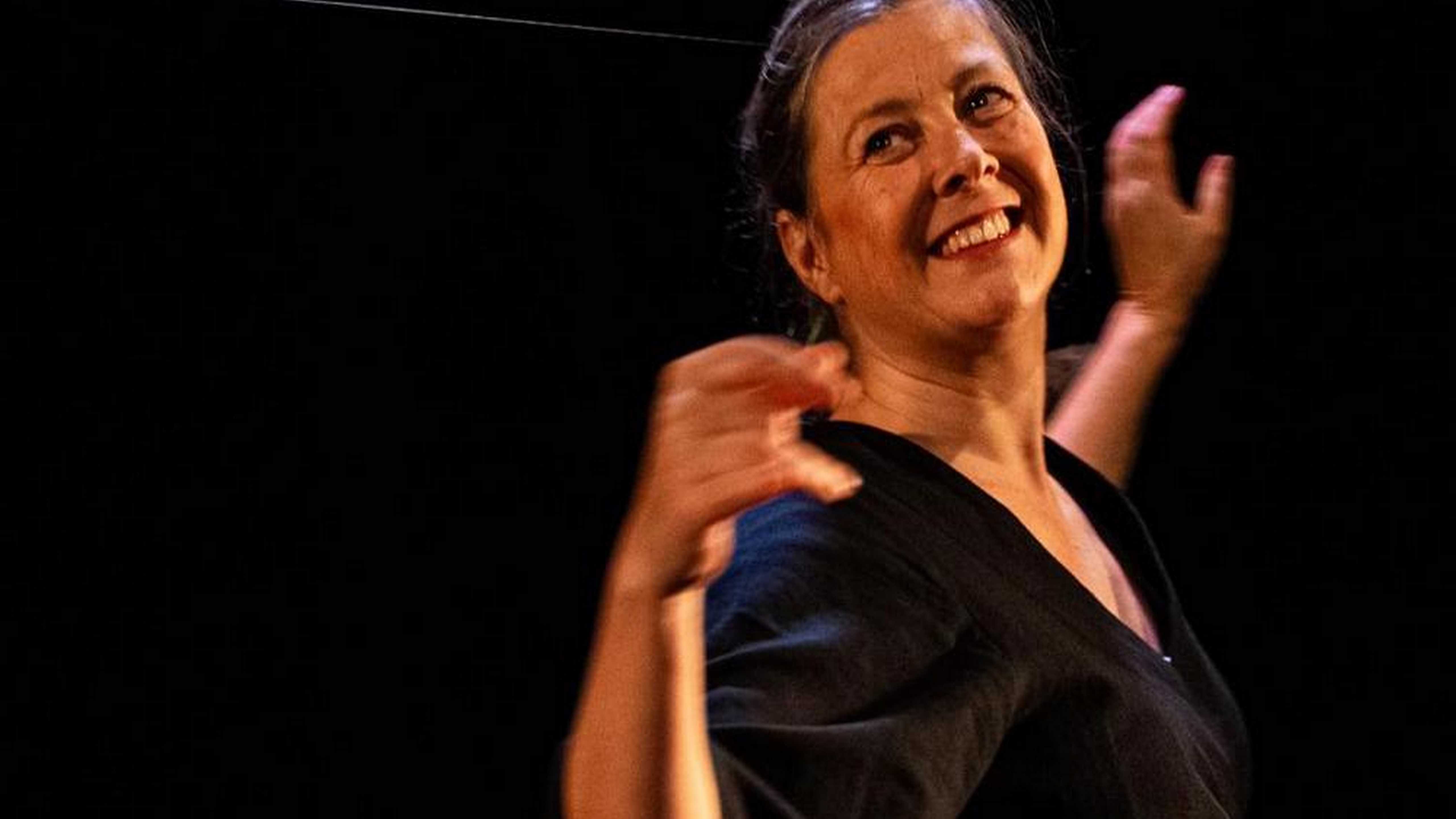La Coupole à Saint-Loubes présente le spectacle "Vapeurs", seule en scène burlesque, de Pauline Blais